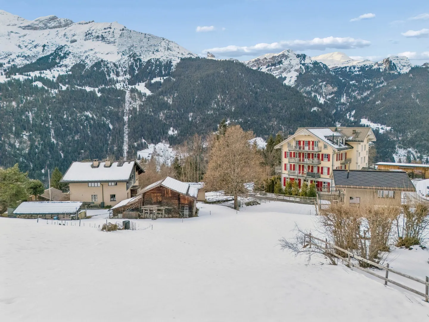 Ampia area edificabile in una posizione molto buona a Wengen - Foto 11 di 13