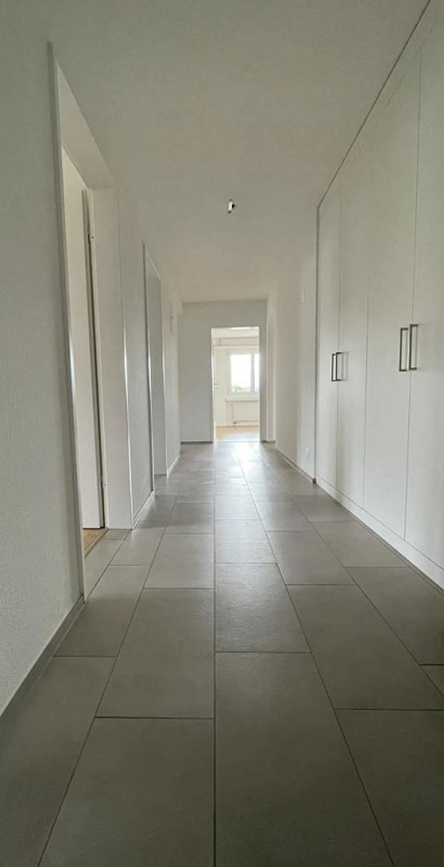 Charmante 4-Zimmerwohnung mit Sitzplatz und Waschturm - Foto 5 di 9
