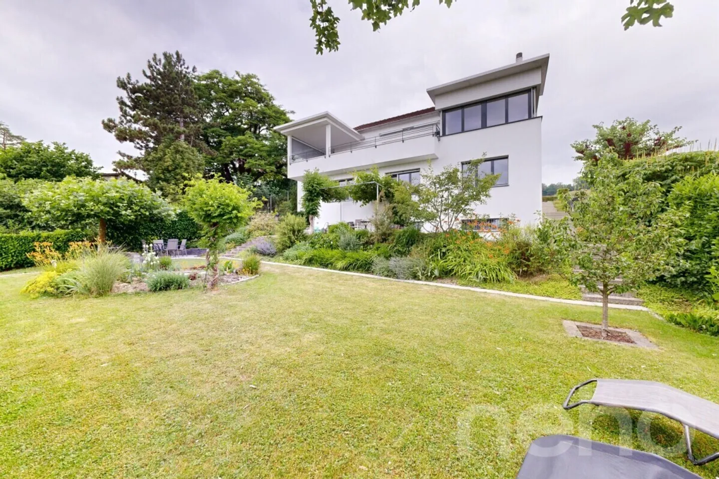 Well-maintained 6-room single-family house with a panoramic view in Uesslingen TG - Photo 1 of 12