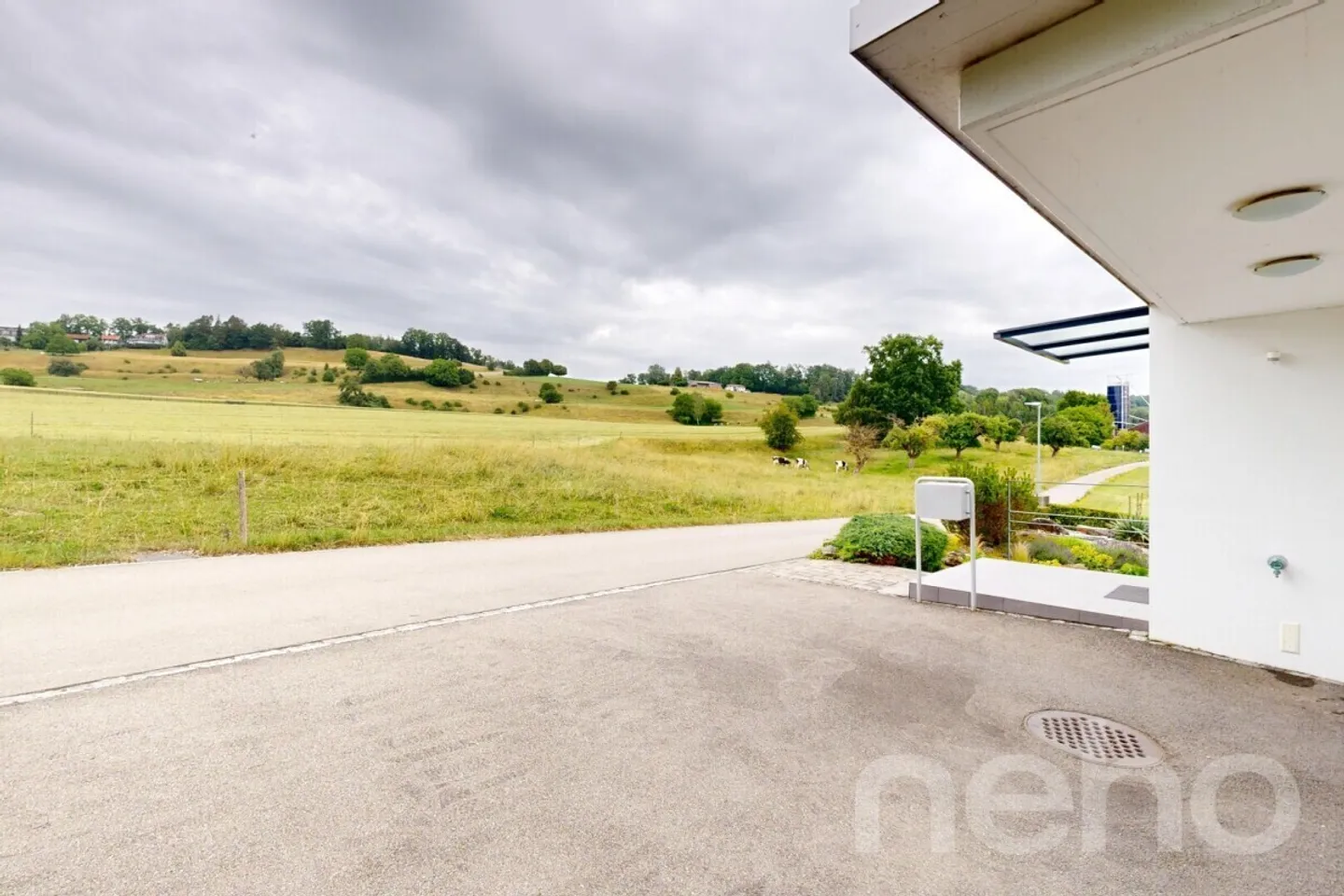 Well-maintained 6-room single-family house with a panoramic view in Uesslingen TG - Photo 4 of 12