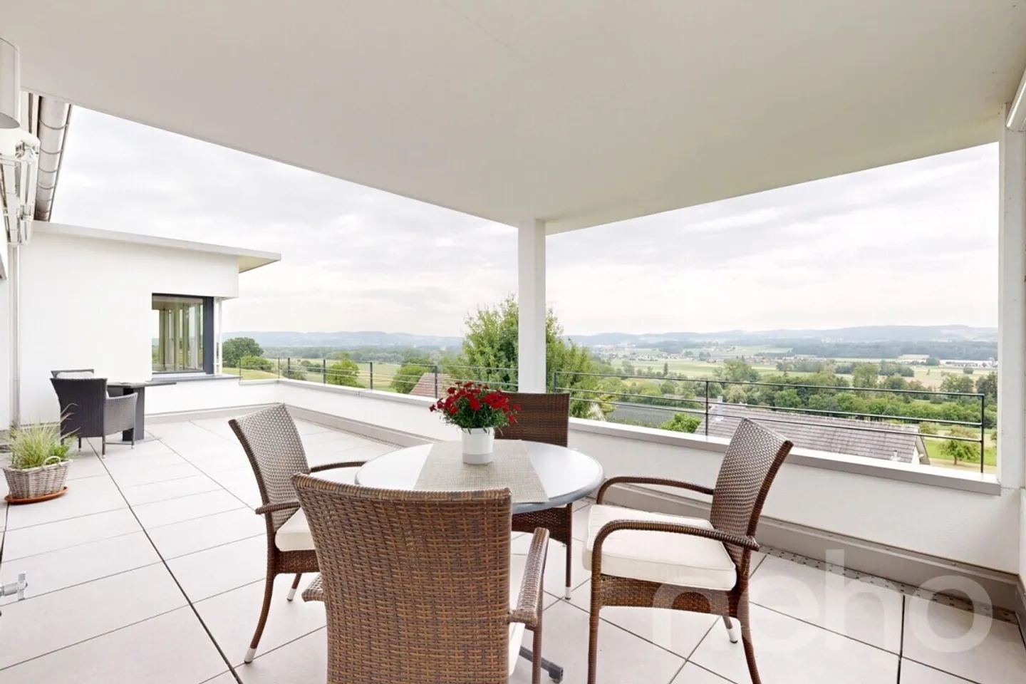 Well-maintained 6-room single-family house with a panoramic view in Uesslingen TG - Photo 7 of 12