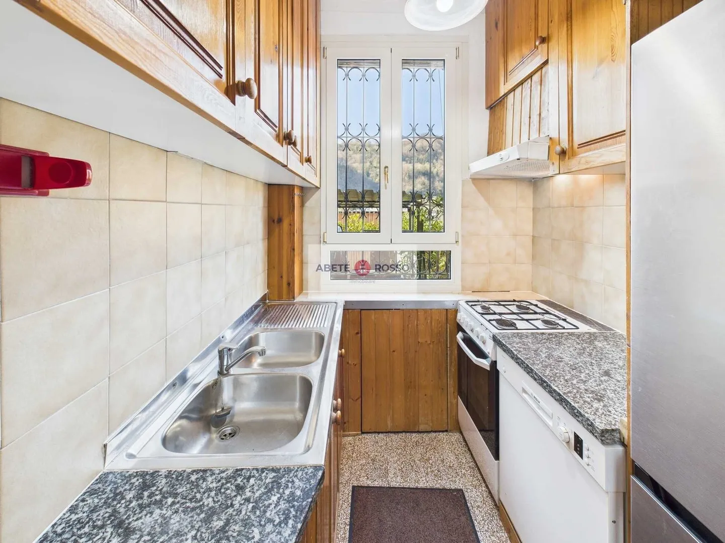 Casa con terreno edificabile e rustico - Foto 5 di 16