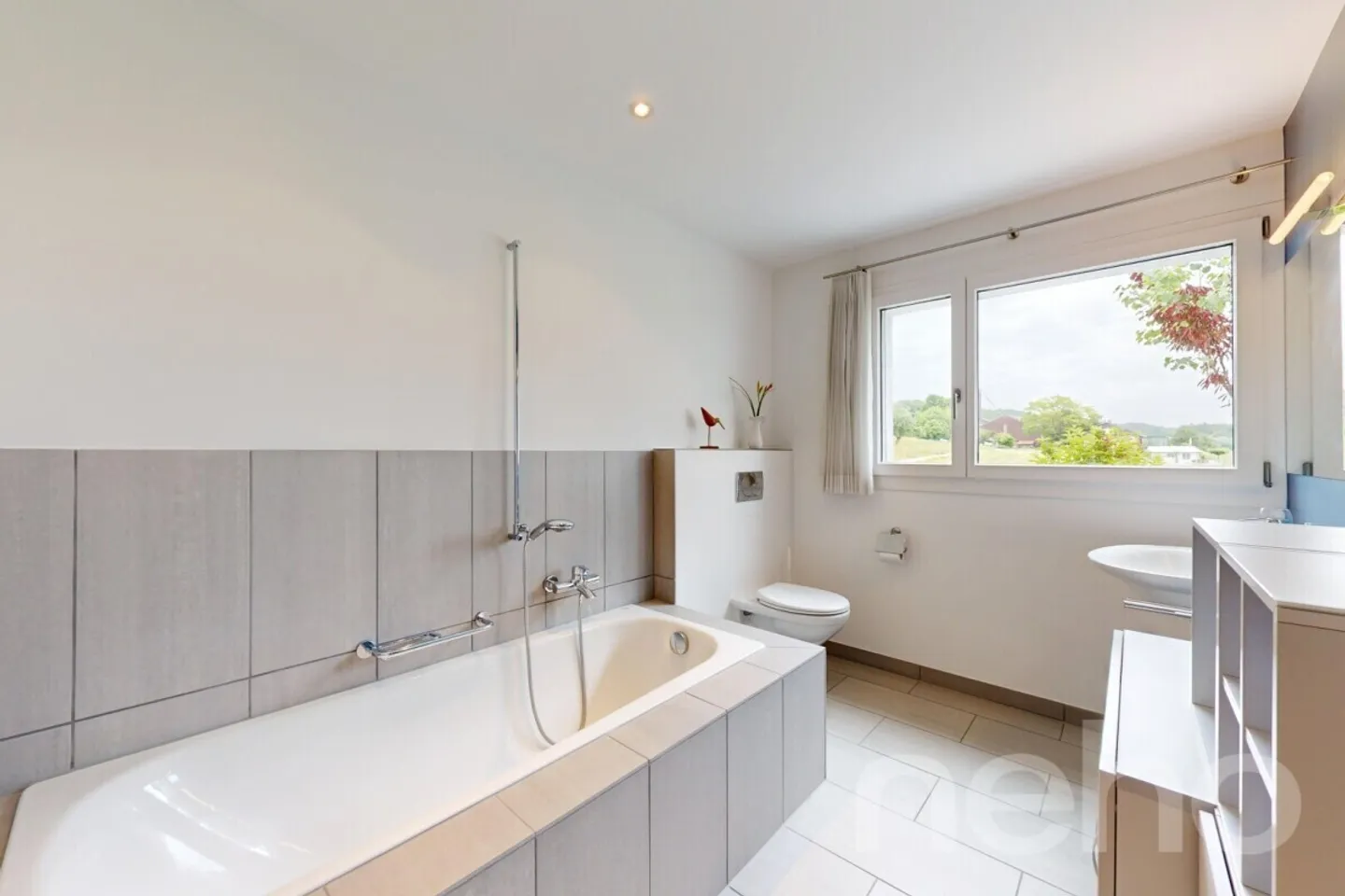 Well-maintained 6-room single-family house with a panoramic view in Uesslingen TG - Photo 11 of 12
