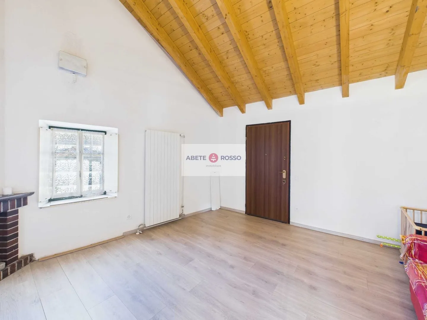 Casa con terreno edificabile e rustico - Foto 9 di 16