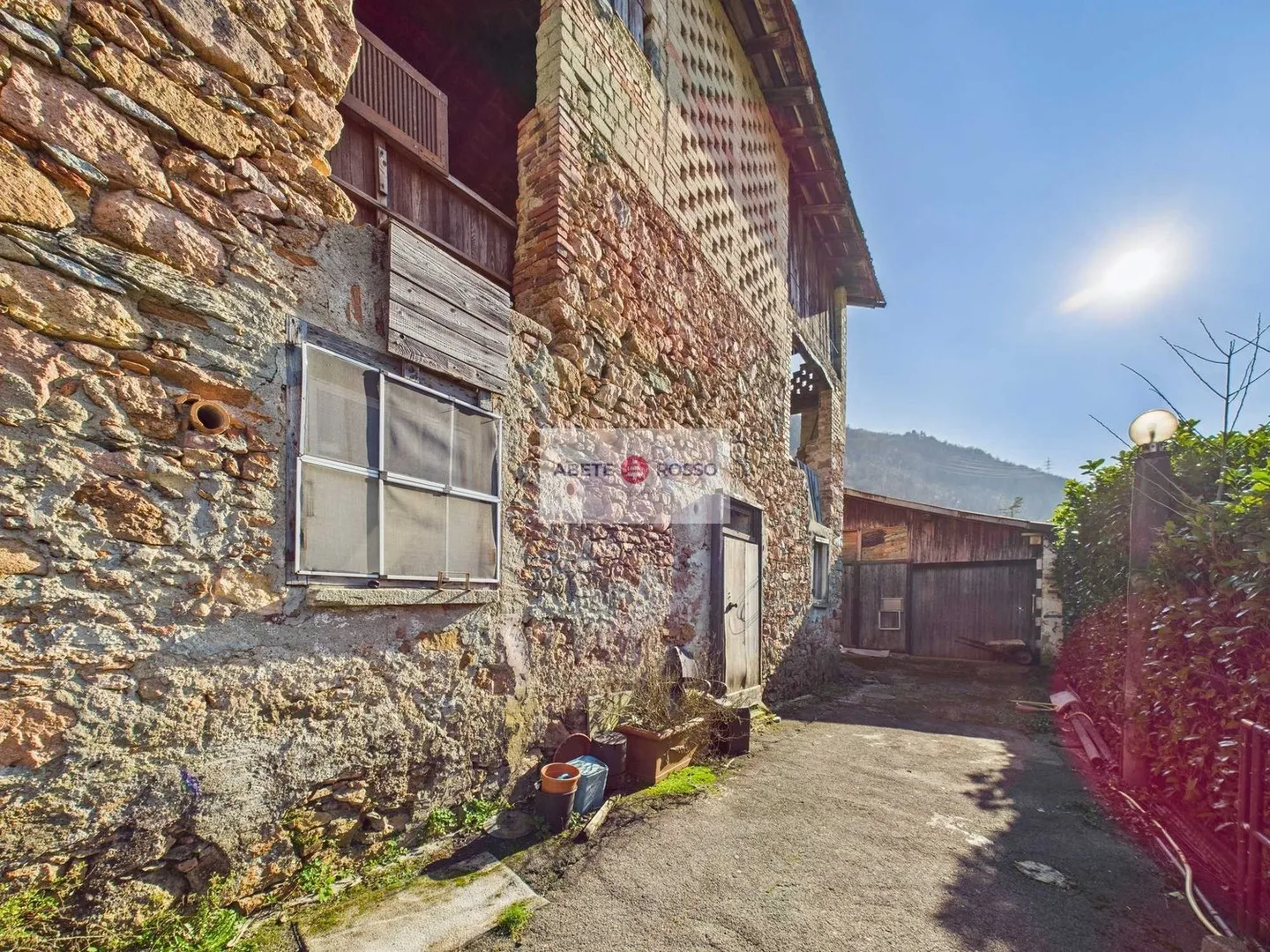 Casa con terreno edificabile e rustico - Foto 12 di 16