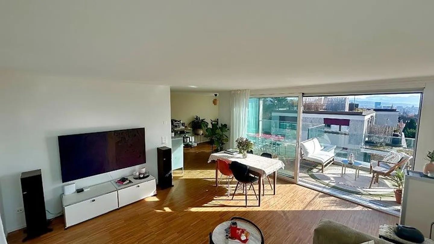 3½ ZIMMER-ATTIKAWOHNUNG IN ZÜRICH - KREIS 10 HÖNGG, MÖBLIERT, TEMPORÄR - Photo 3 of 10