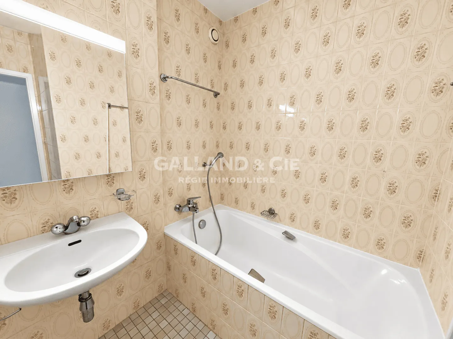 Appartement Charmant avec Vue sur le Lac - Photo 4 sur 5