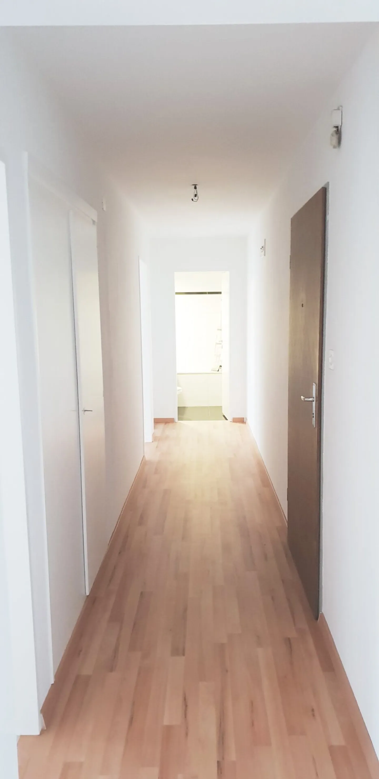 Geräumige Wohnung mit 2 Balkonen - Foto 4 von 9