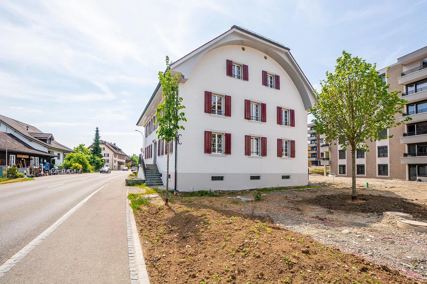 Contemporary living comfort combined with historical charm - Photo 3 of 13