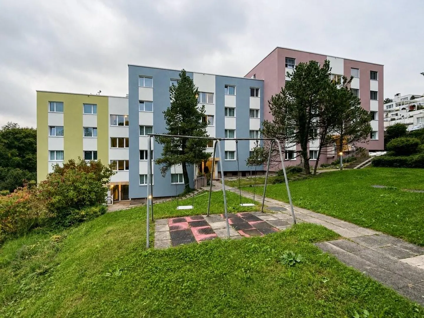 Ici attend votre nouveau chez-vous - Photo 1 sur 10