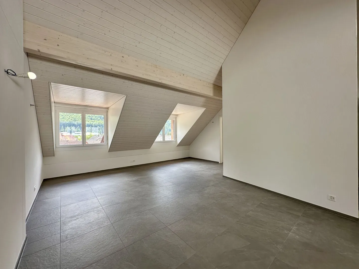 Nuovo attico di 4,5 stanze con vista sul verde A6 - Foto 3 di 12