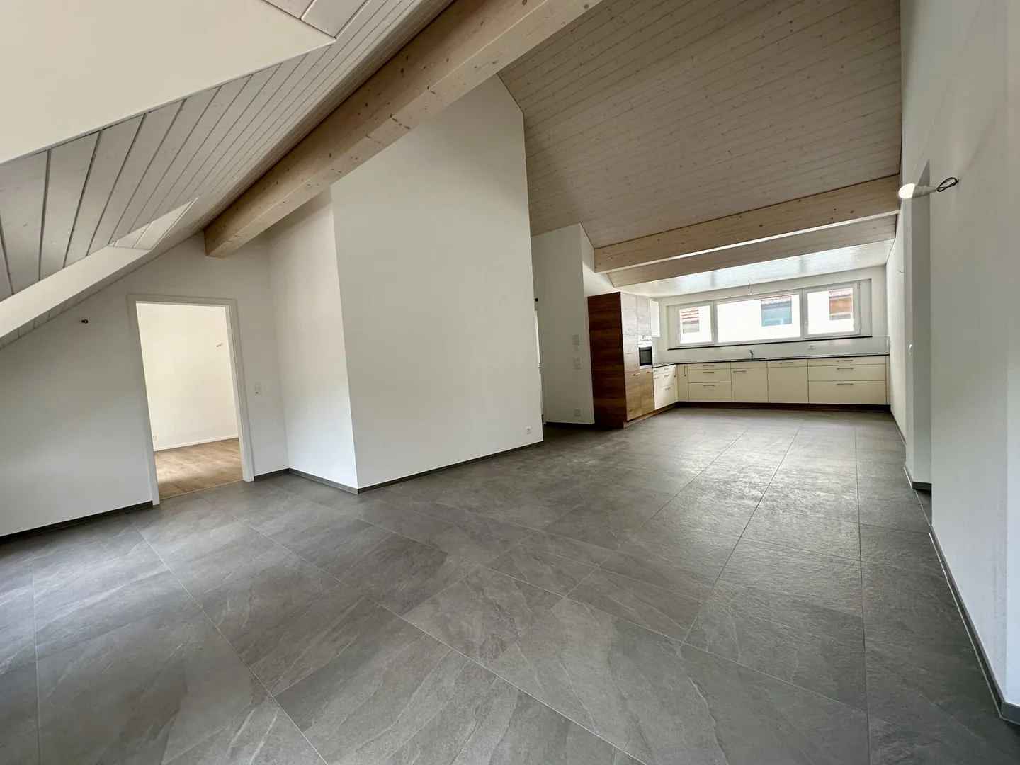 Nuovo attico di 4,5 stanze con vista sul verde A6 - Foto 7 di 12