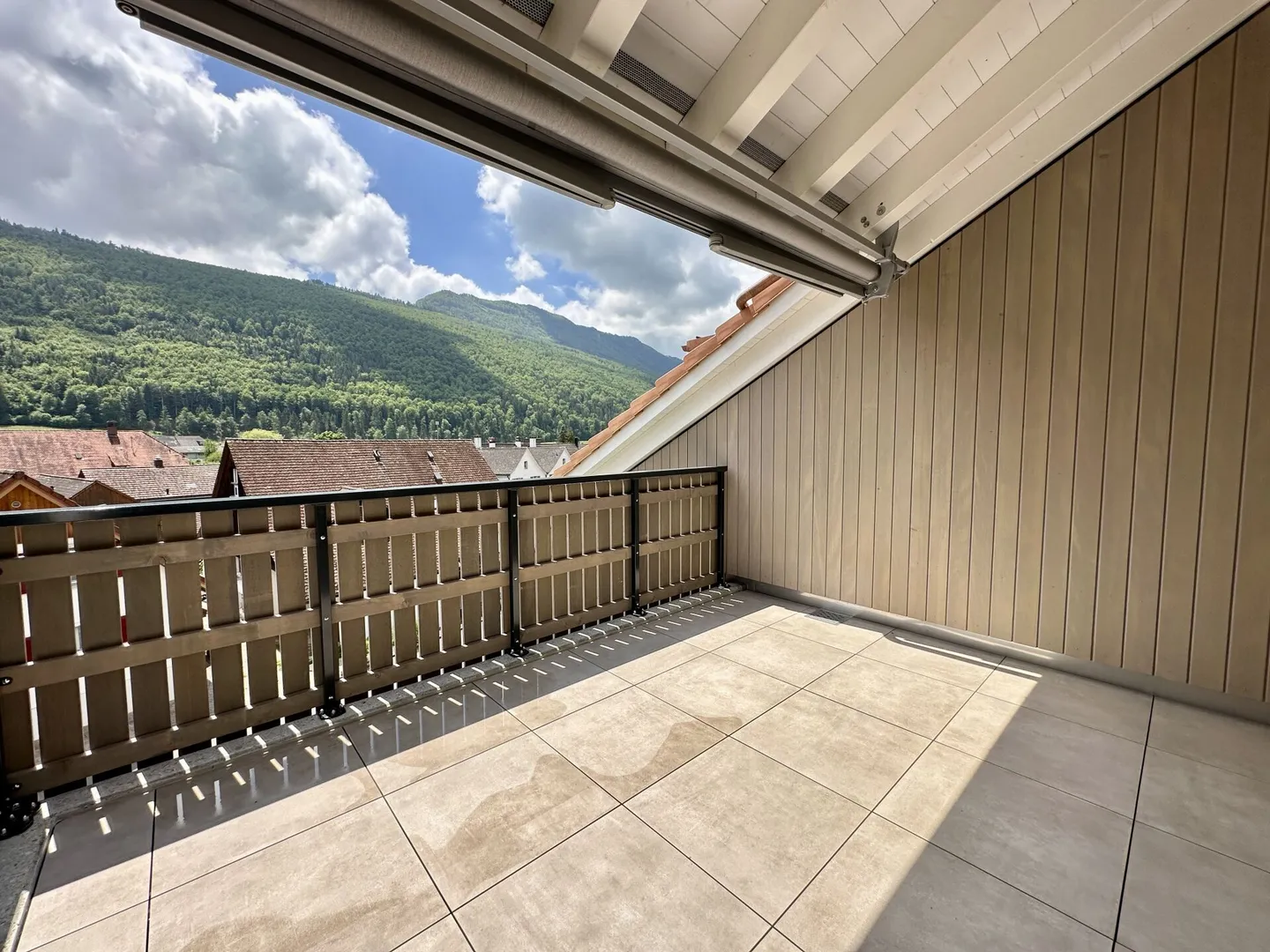 Nuovo attico di 4,5 stanze con vista sul verde A6 - Foto 11 di 12