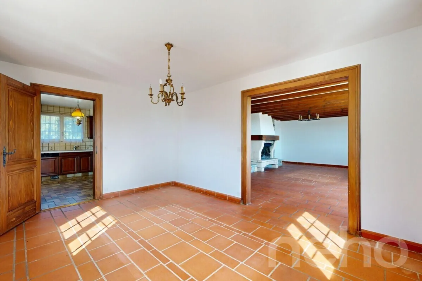 Villa spaziosa con grande potenziale e vista mozzafiato, vicino a Nyon - Foto 7 di 12
