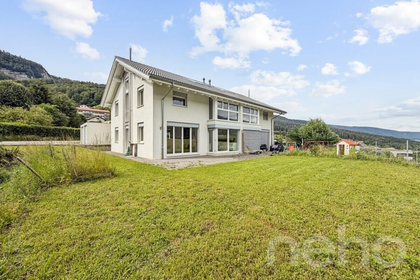 Maison familiale avec vue montagne - Photo 1 sur 12