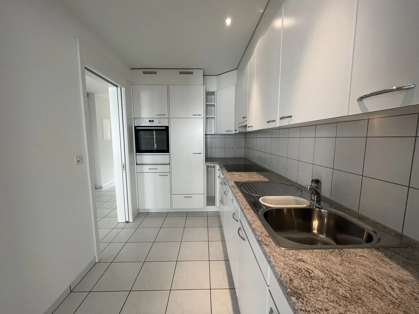 Spacious 4.5-room apartment in Altishofen - Photo 3 of 12