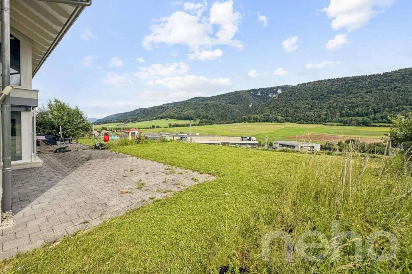 Maison familiale avec vue montagne - Photo 2 sur 12