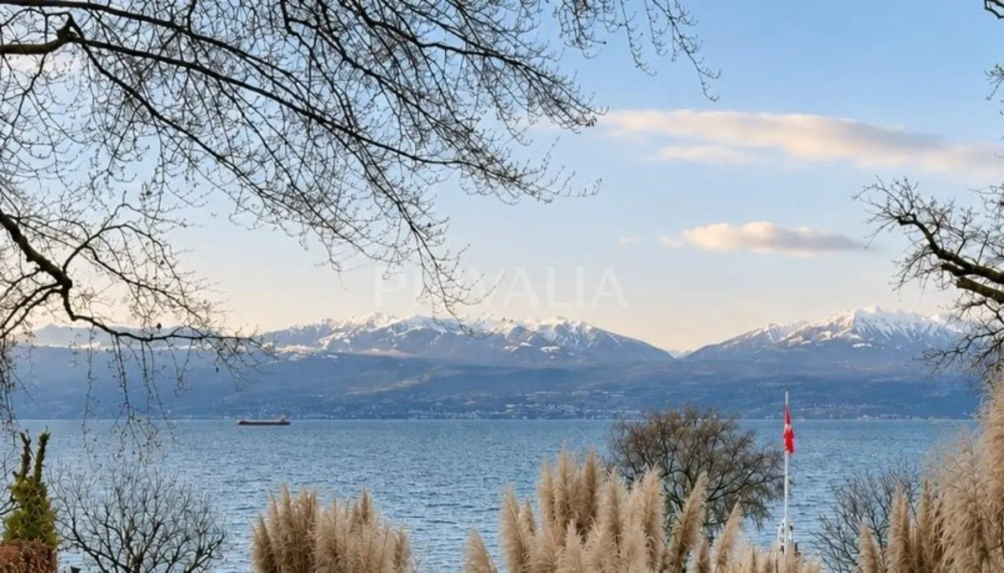 Propriété d'architecte au bord du lac - Photo 1 sur 2