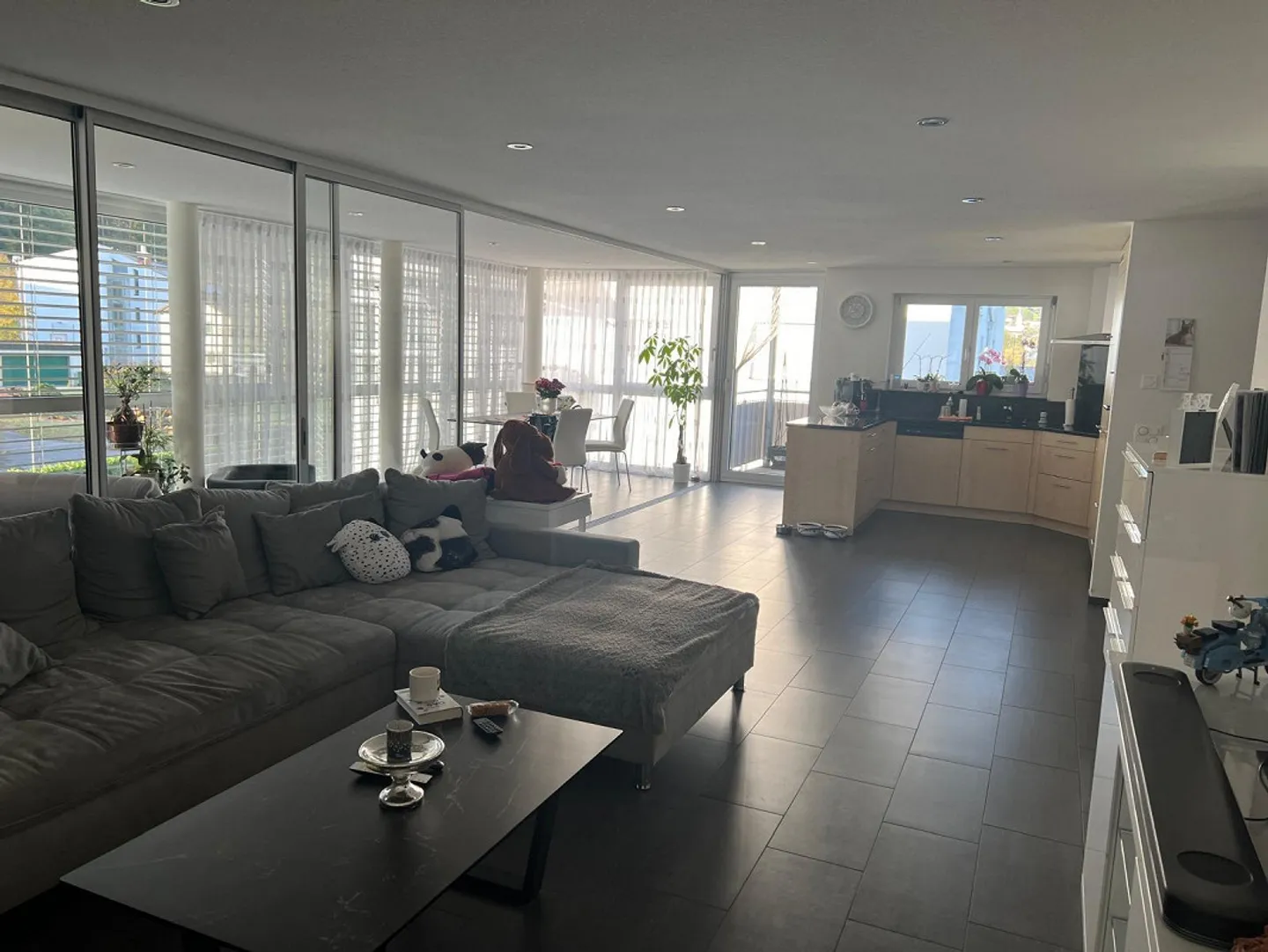 Geräumige Wohnung mit Balkon - Foto 3 von 6