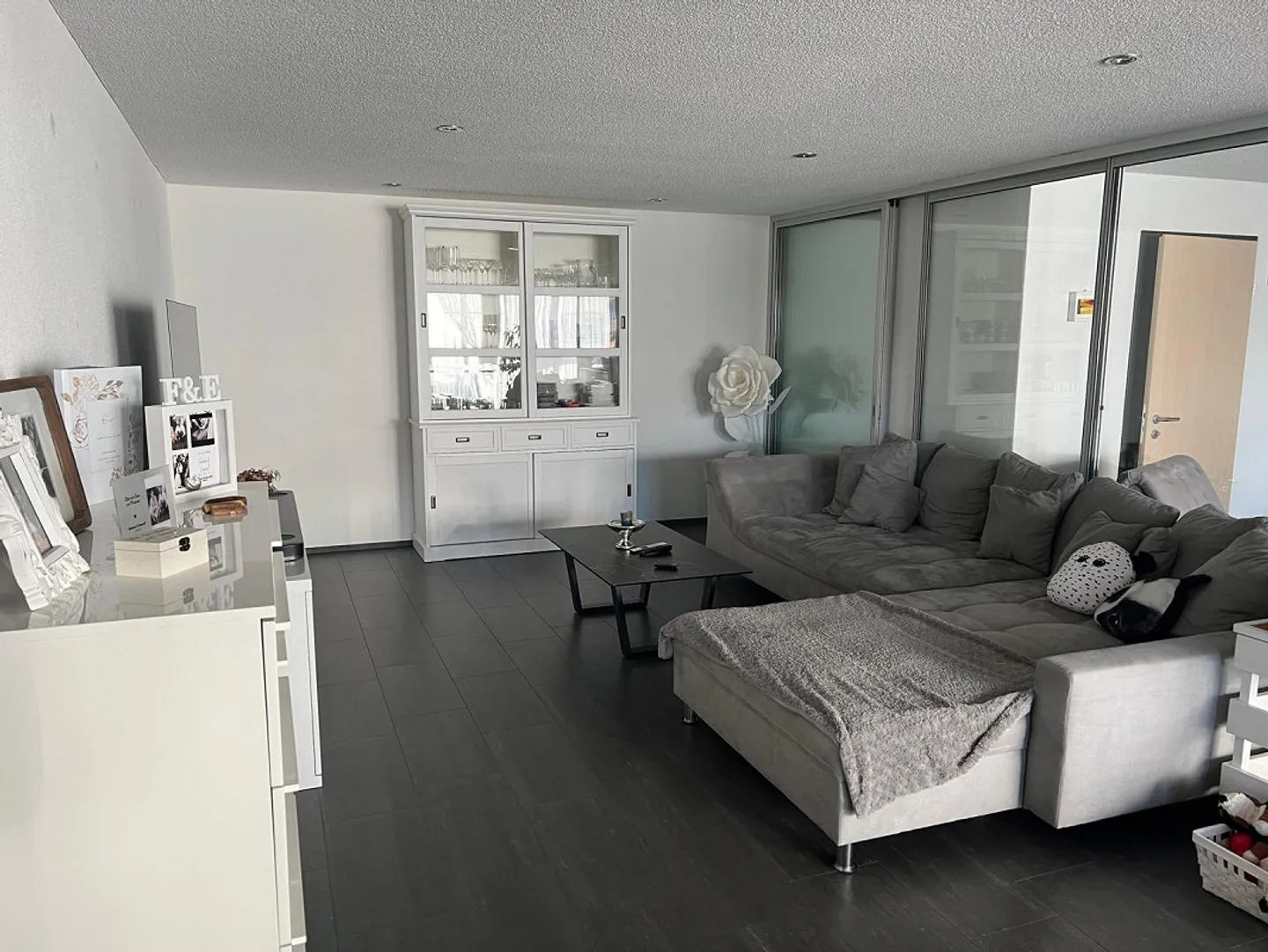 Geräumige Wohnung mit Balkon - Foto 6 von 6