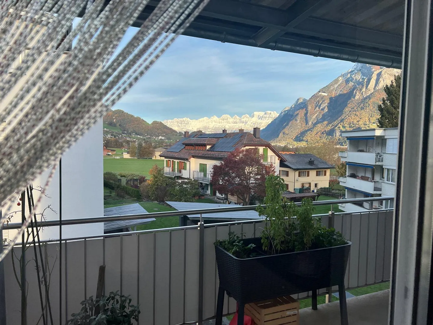 Geräumige Wohnung mit Balkon - Foto 2 von 6