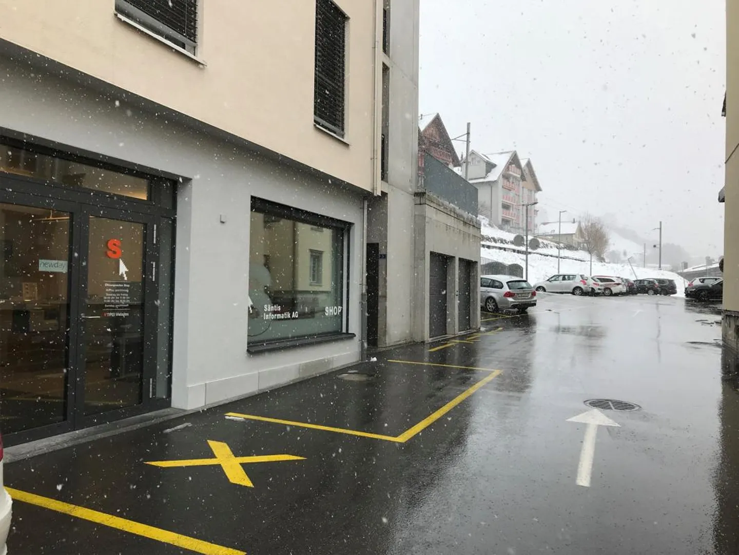 100 m2 Office - Photo 1 of 9