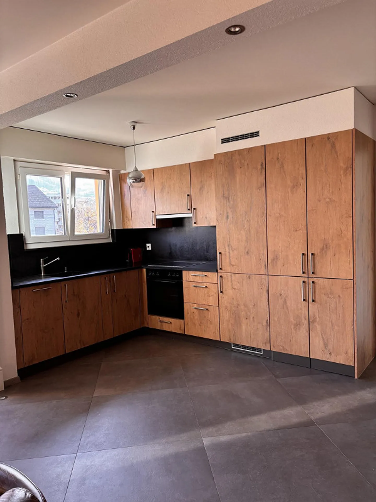 APPARTAMENTO ARREDATO 2.5 STANZE DA RIPRENDERE - RUE DE LAUSANNE 146, SION - Foto 3 di 22