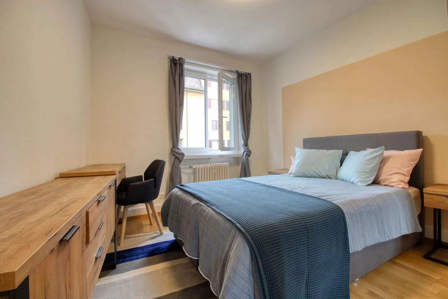 Furnished Room Near Klusplatz - Photo 1 of 10