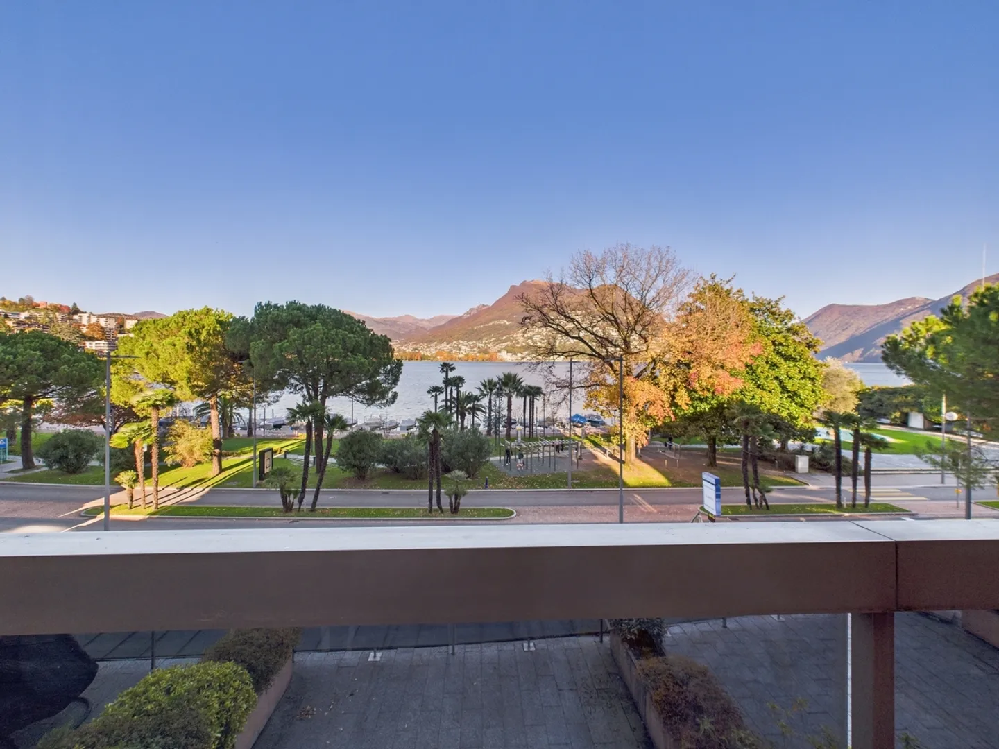 Elegante monolocale con vista lago a Paradiso - Foto 11 di 12