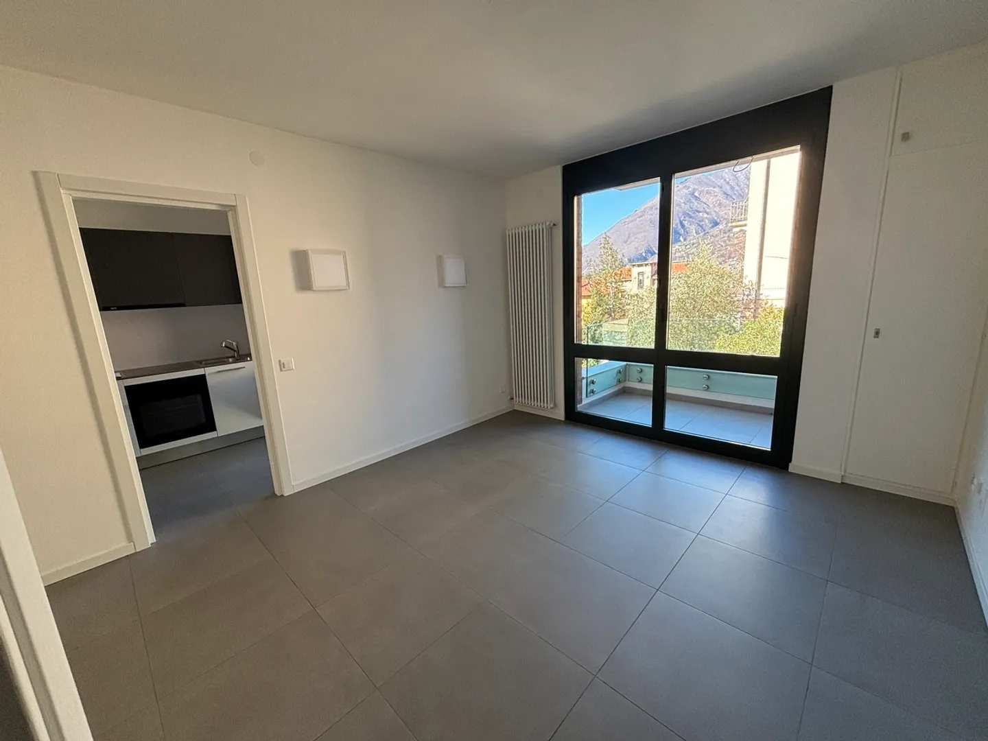 Miete helles 2.5-Zimmer-Wohnung in einem kürzlich renovierten Gebäude - Foto 3 von 10