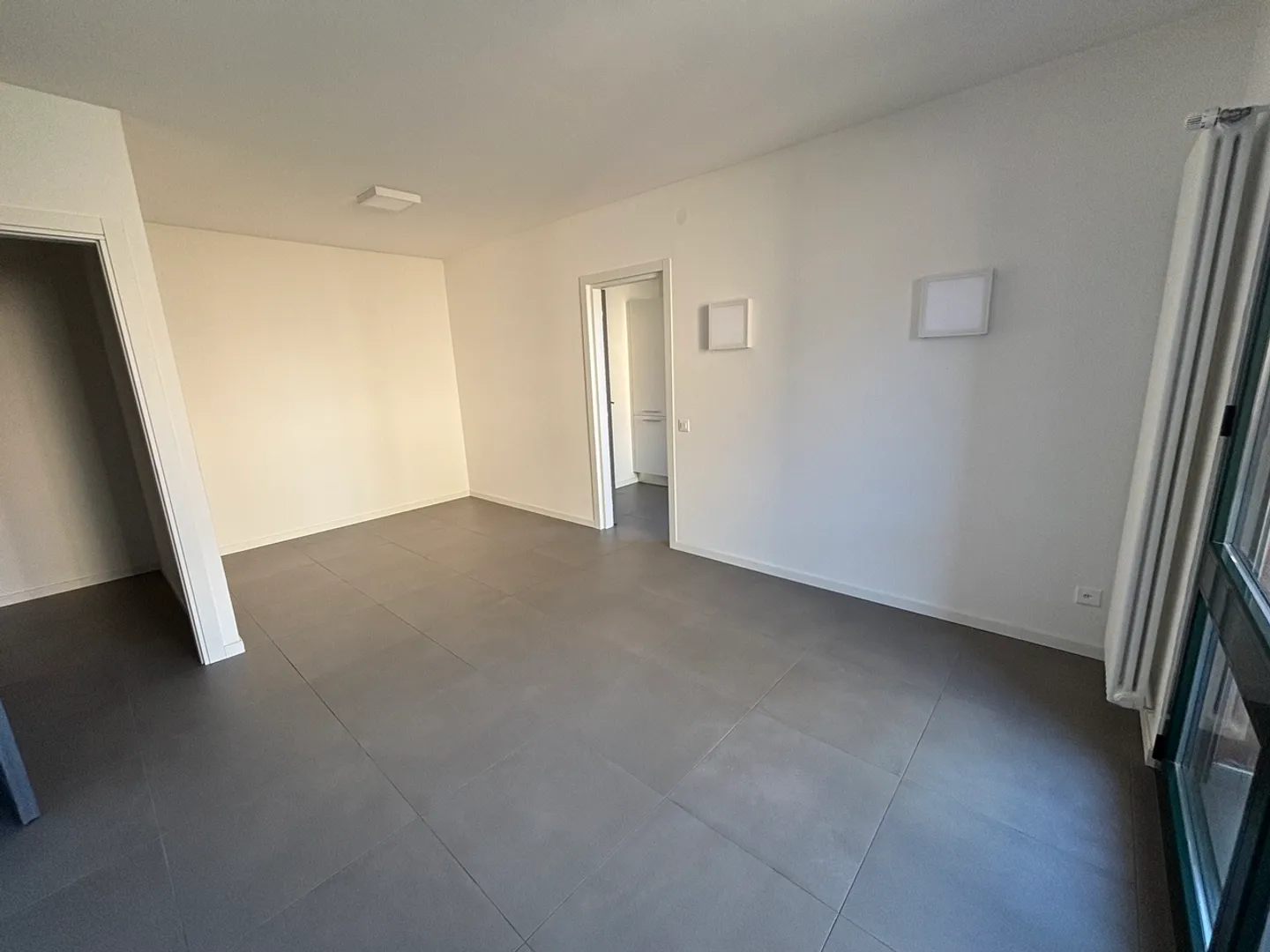 Miete helles 2.5-Zimmer-Wohnung in einem kürzlich renovierten Gebäude - Foto 4 von 10