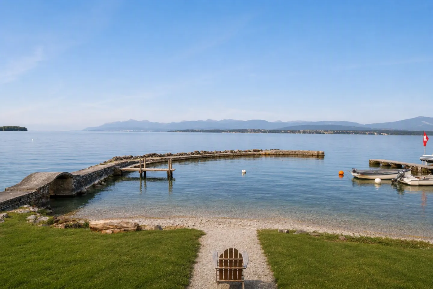 Bâtiment extraordinaire directement au bord de l'eau - Photo 2 sur 4