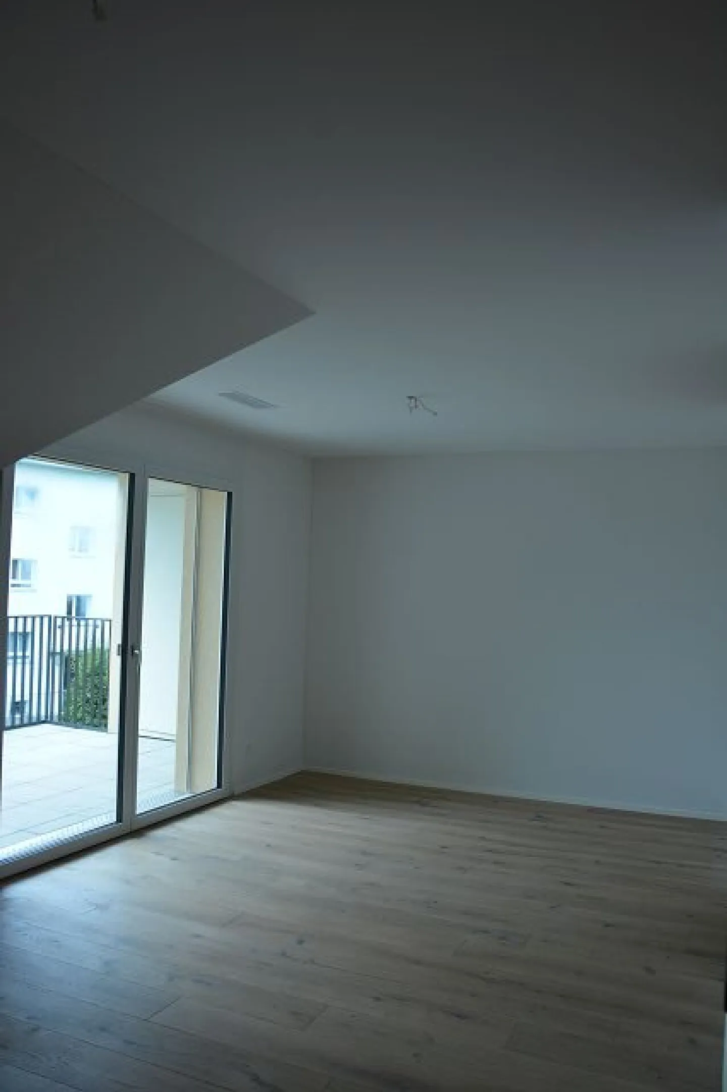 Belle appartement de 2,5 pièces au 2ème étage ! - Photo 2 sur 6
