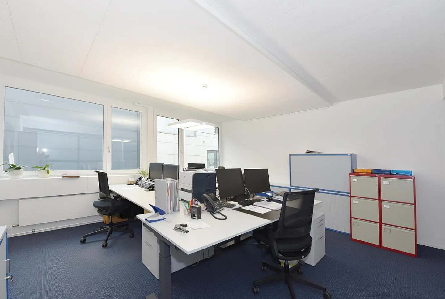 Büro- und Gewerberaum mit Schulungsraum - Foto 1 von 8