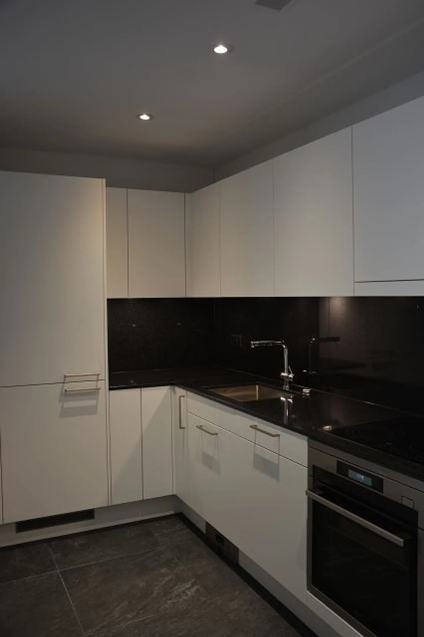 Belle appartement de 2,5 pièces au 2ème étage ! - Photo 1 sur 6