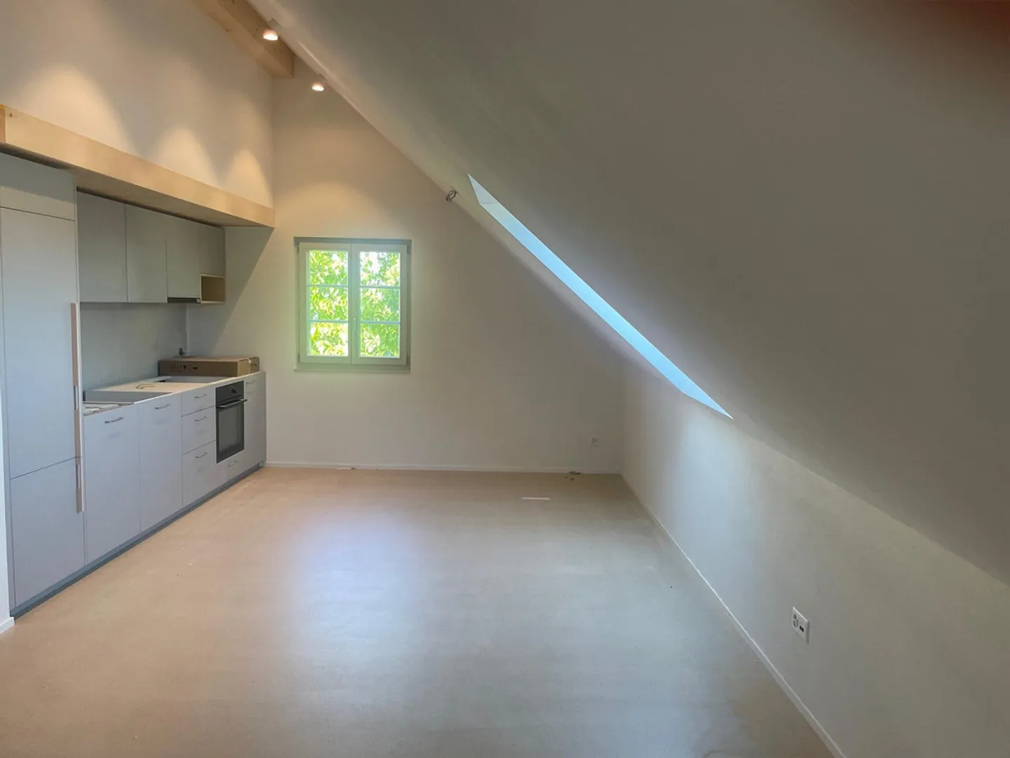 Recentemente ristrutturato: Ultimo appartamento di 3,5 locali in affitto - Foto 2 di 7