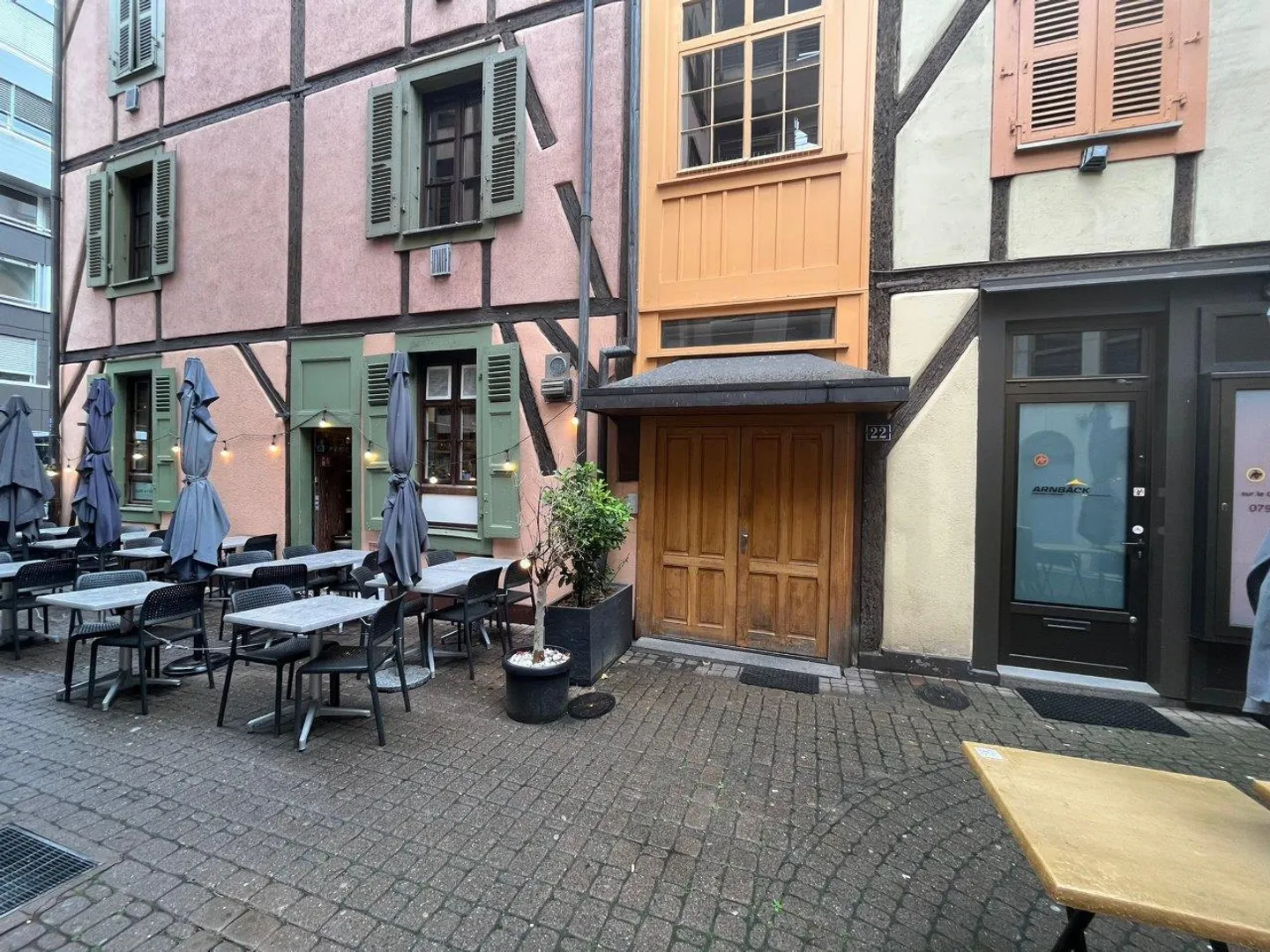 Charming Restaurant in Eaux-Vives - Photo 3 of 3