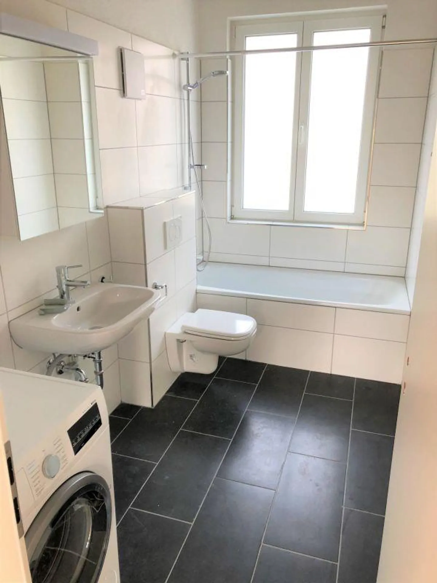 Beautiful and bright 3.5 room apartment for rent - Photo 4 of 6