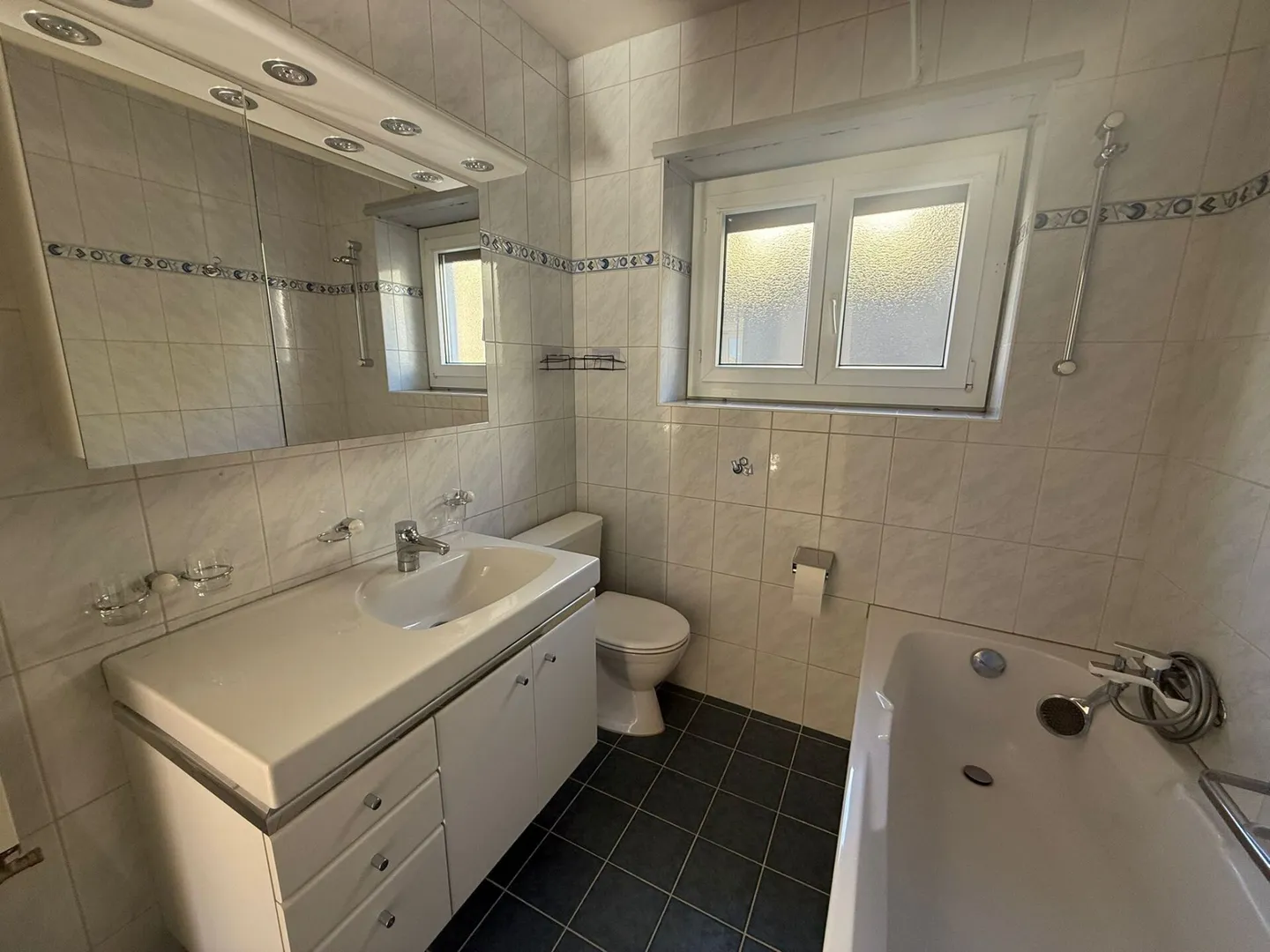 St-Imier, magnificent 4.5-room apartment on the upper ground floor with balcony - Photo 5 of 7