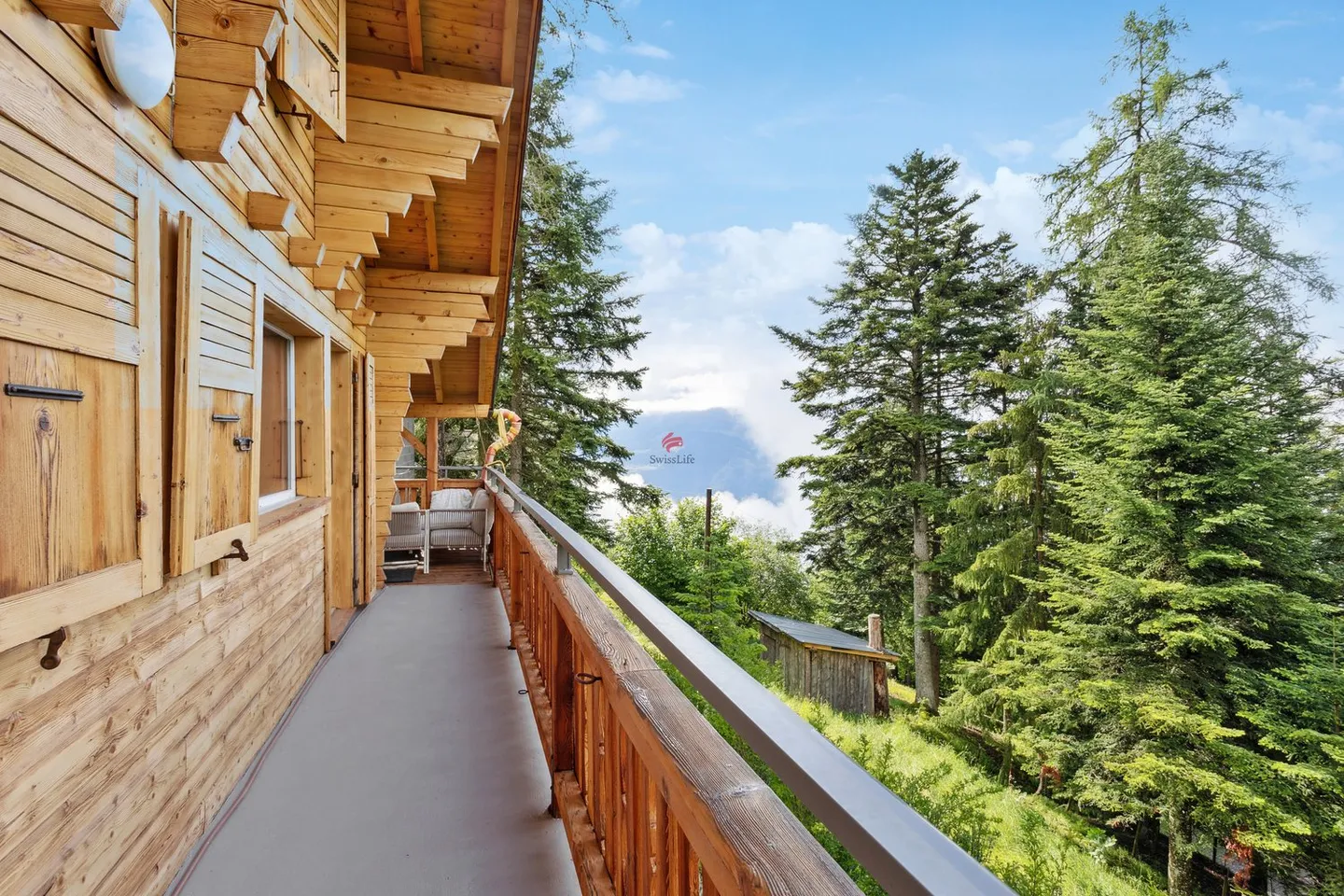 Magnificent Chalet with 2 Apartments on a 1000 m² Plot - Photo 1 of 6