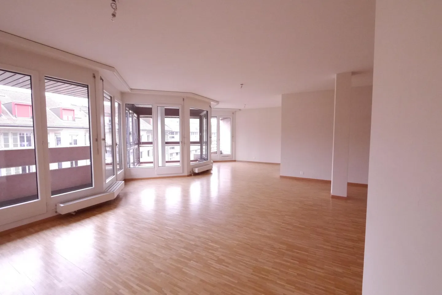 A NE PAS MANQUER !!!! MAGNIFIQUE 4 PIECES A FLORISSANT - Photo 2 sur 13