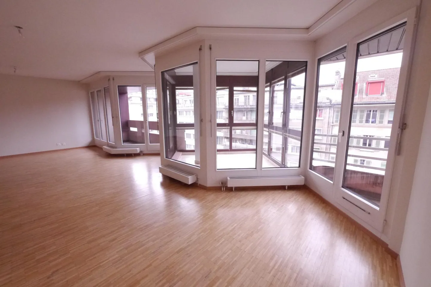 A NE PAS MANQUER !!!! MAGNIFIQUE 4 PIECES A FLORISSANT - Photo 4 sur 13