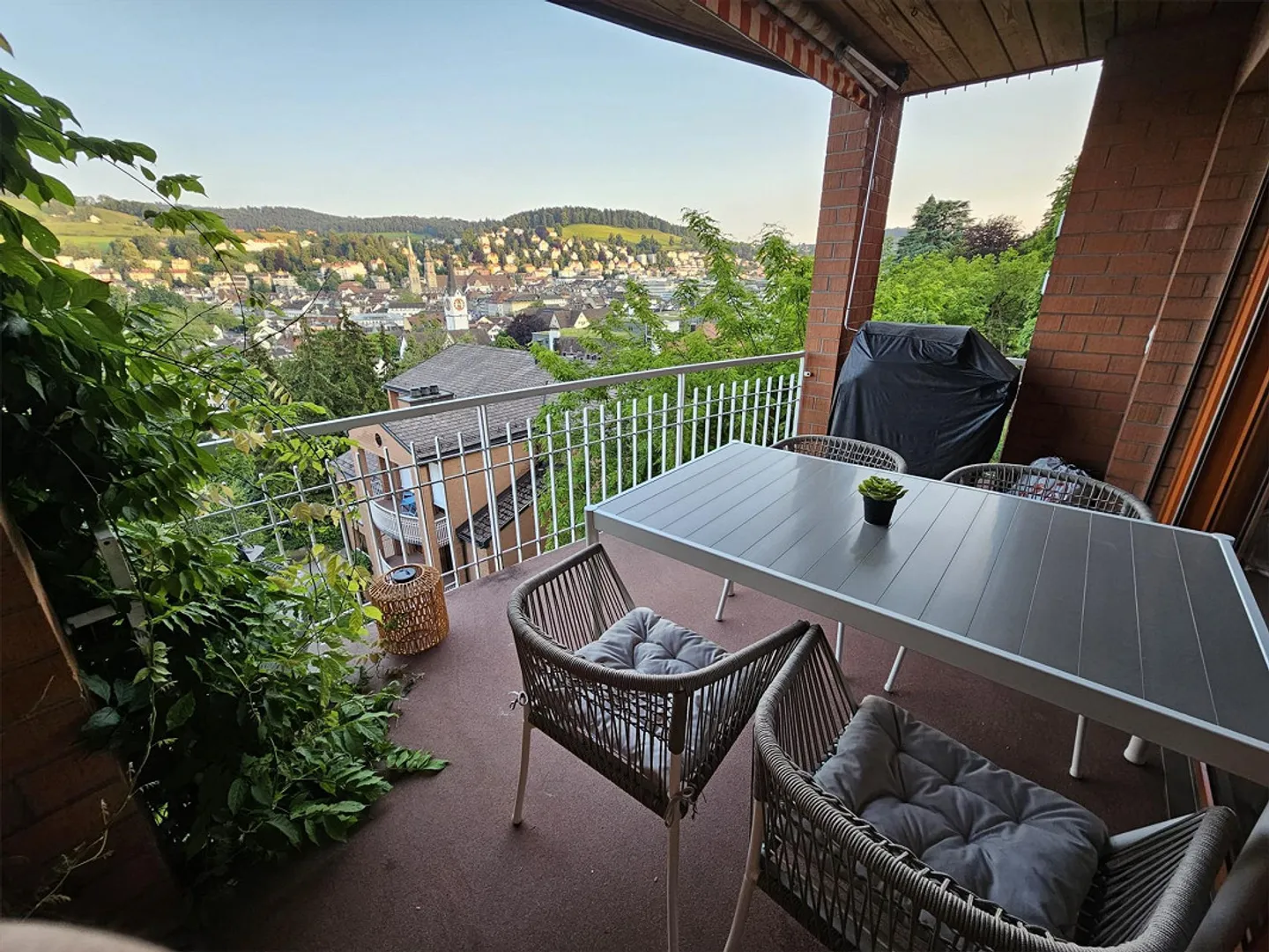 Stilvolles Apartment mit Stadtblick - Foto 2 von 8