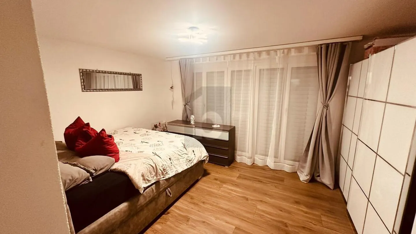 LICHTDURCHFLUTET, SONNIG MIT GARTEN - Foto 5 von 6