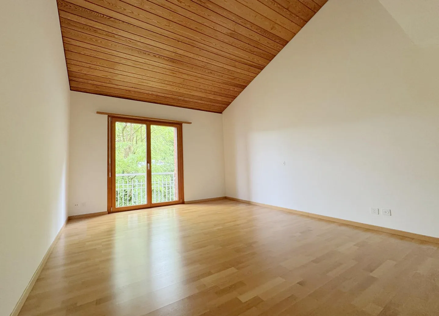 Stilvolles Apartment mit Stadtblick - Foto 4 von 8