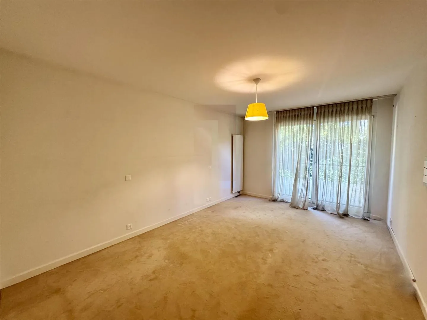 Superb apartment just steps from the city center - Photo 10 of 13