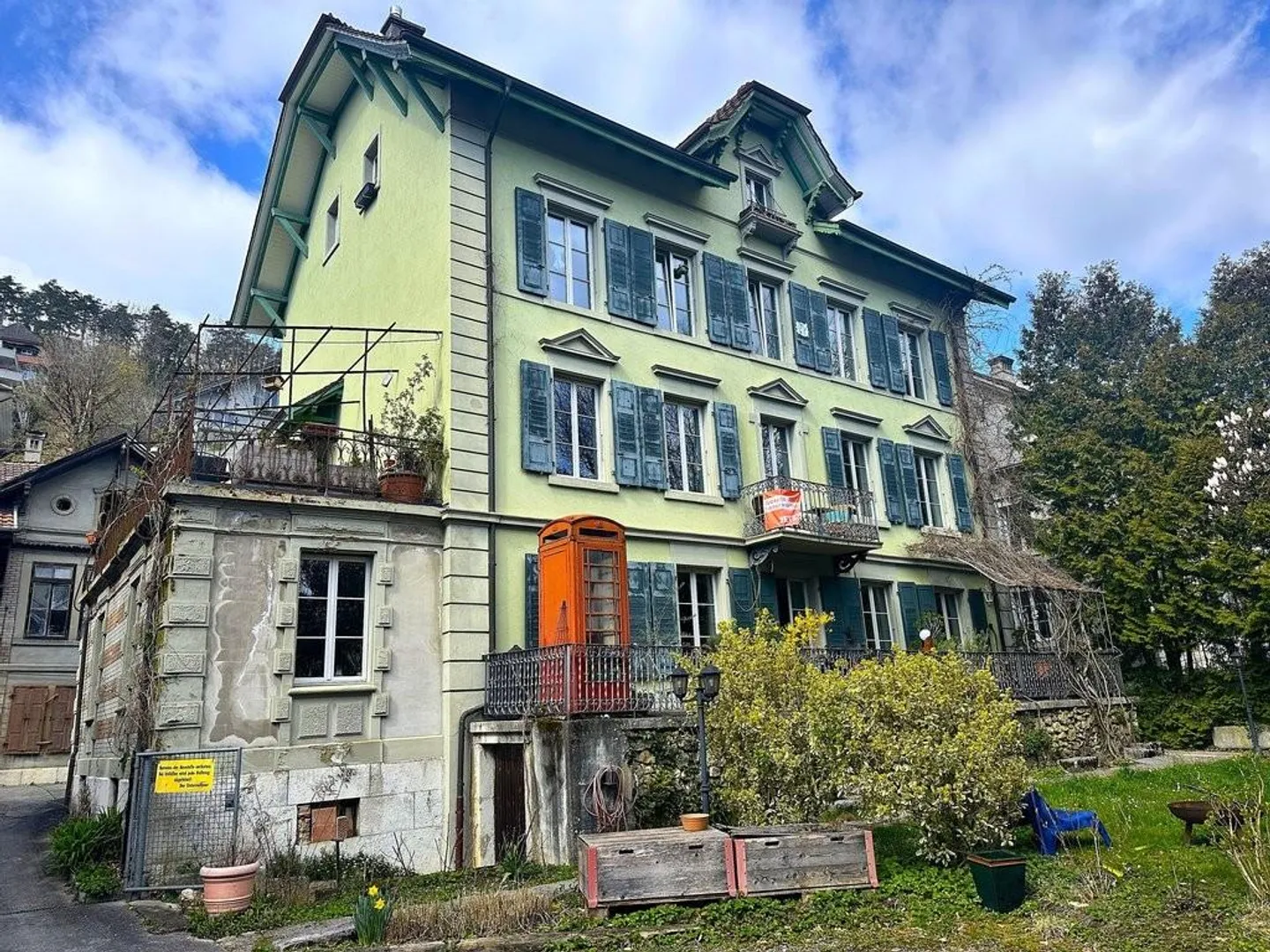 Living in the Lakeside District - Photo 1 of 12