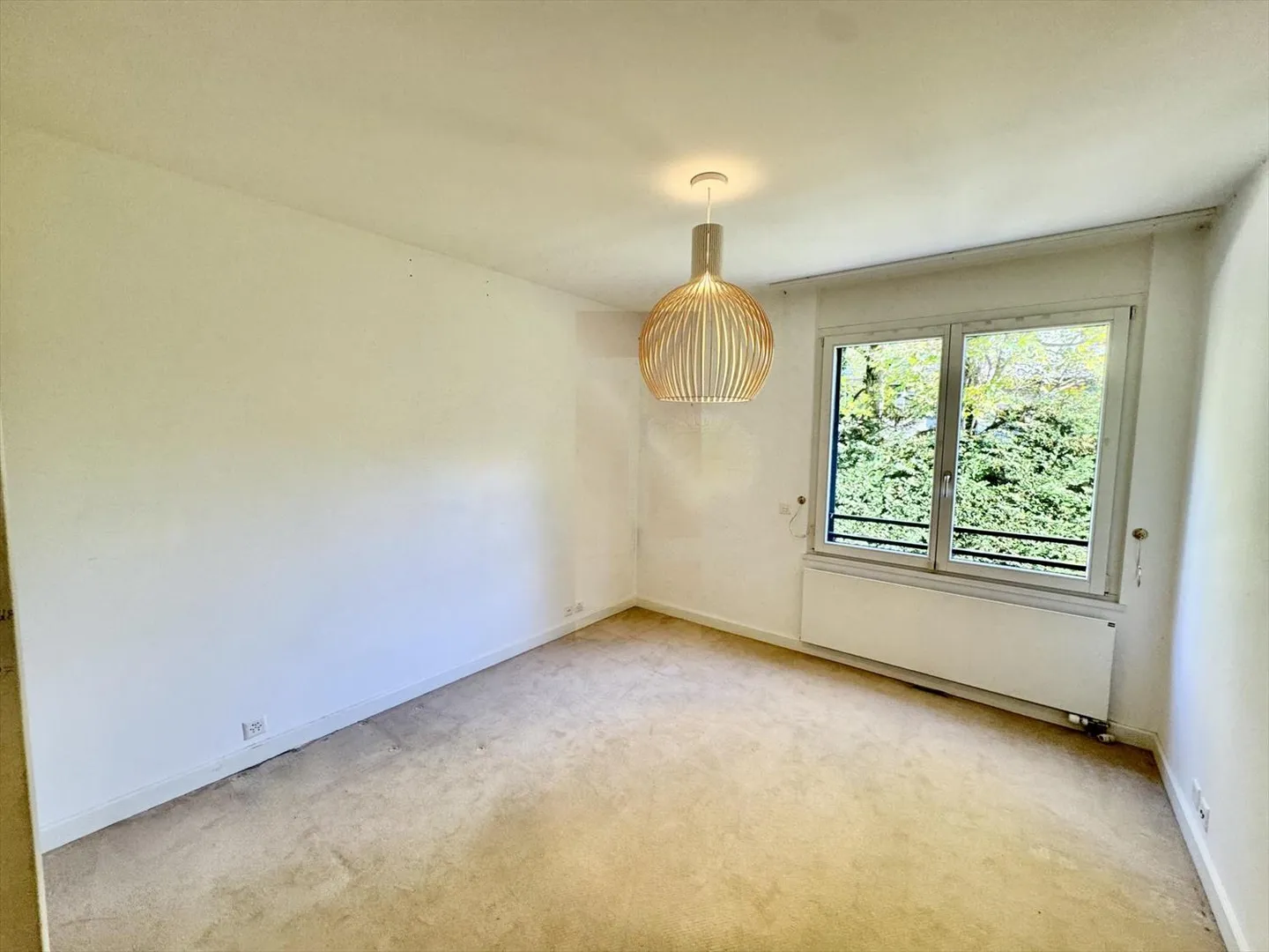 Superb apartment just steps from the city center - Photo 11 of 13