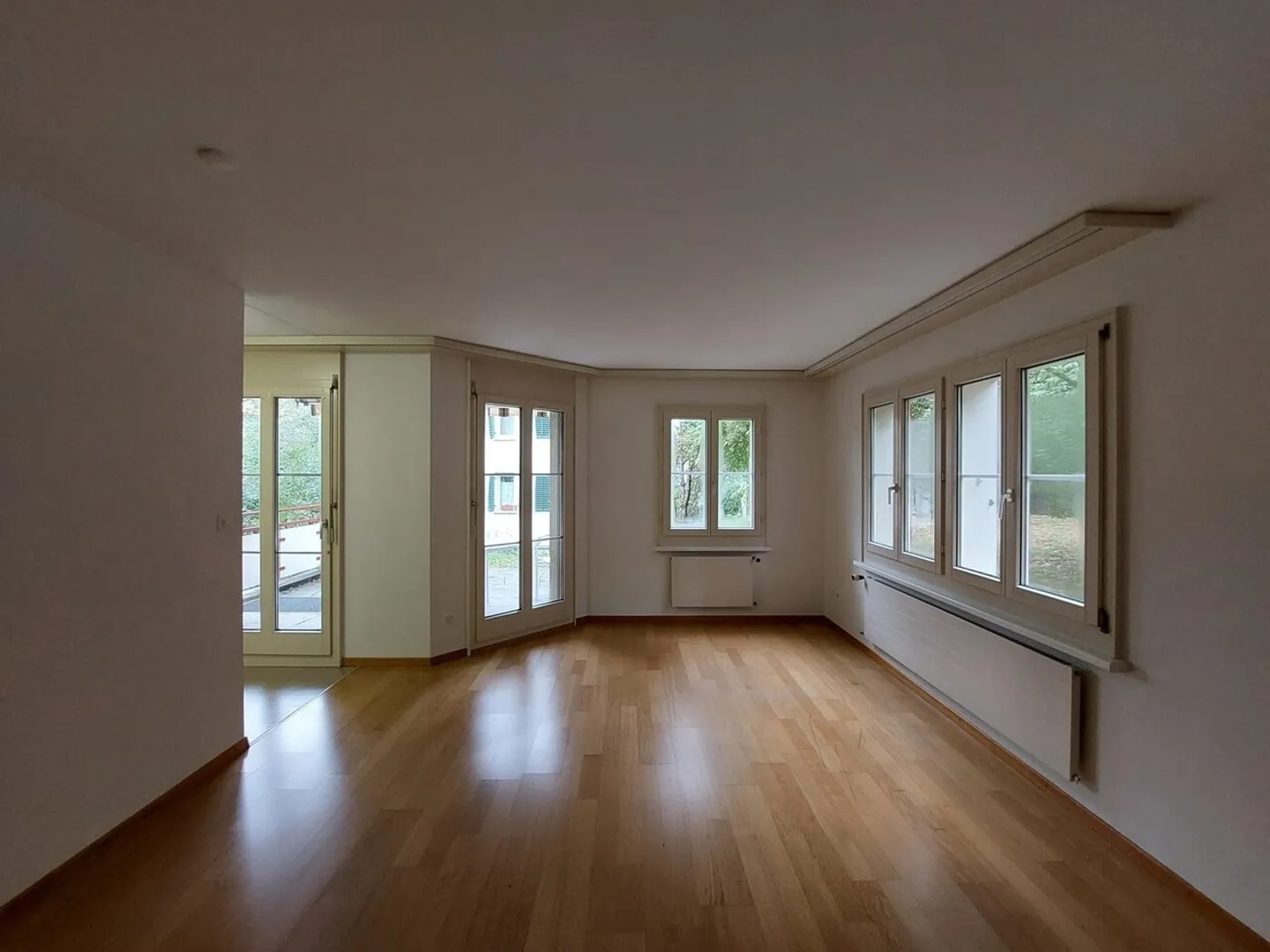 Sunny Apartment with Garden - Photo 2 of 6