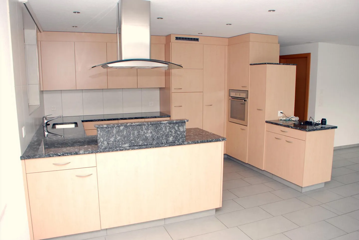 Appartement moderne et lumineux de 4,5 pièces - Photo 3 sur 18